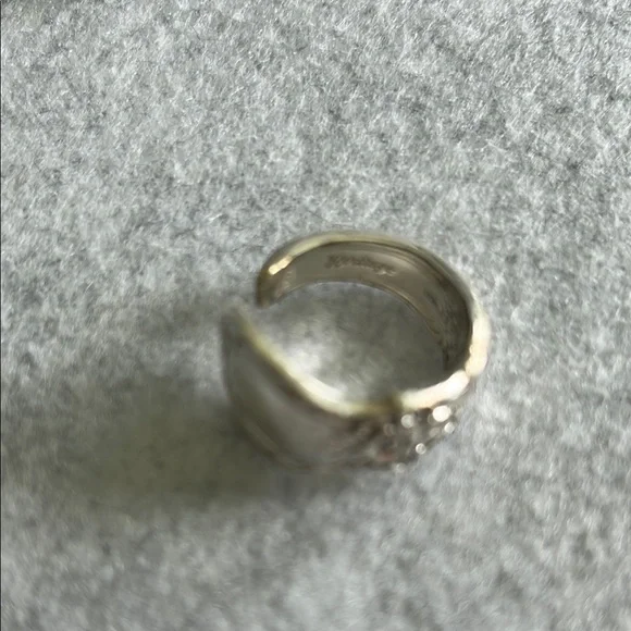 Oneida Stainless Steel Vintage-Inspired Thumb Ring - Picture 11 of 16